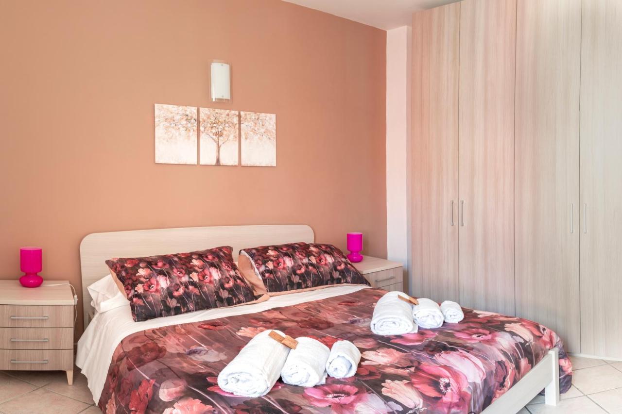 A 2 Passi Da Alba With 6 Beds Apartment Rodello Luaran gambar