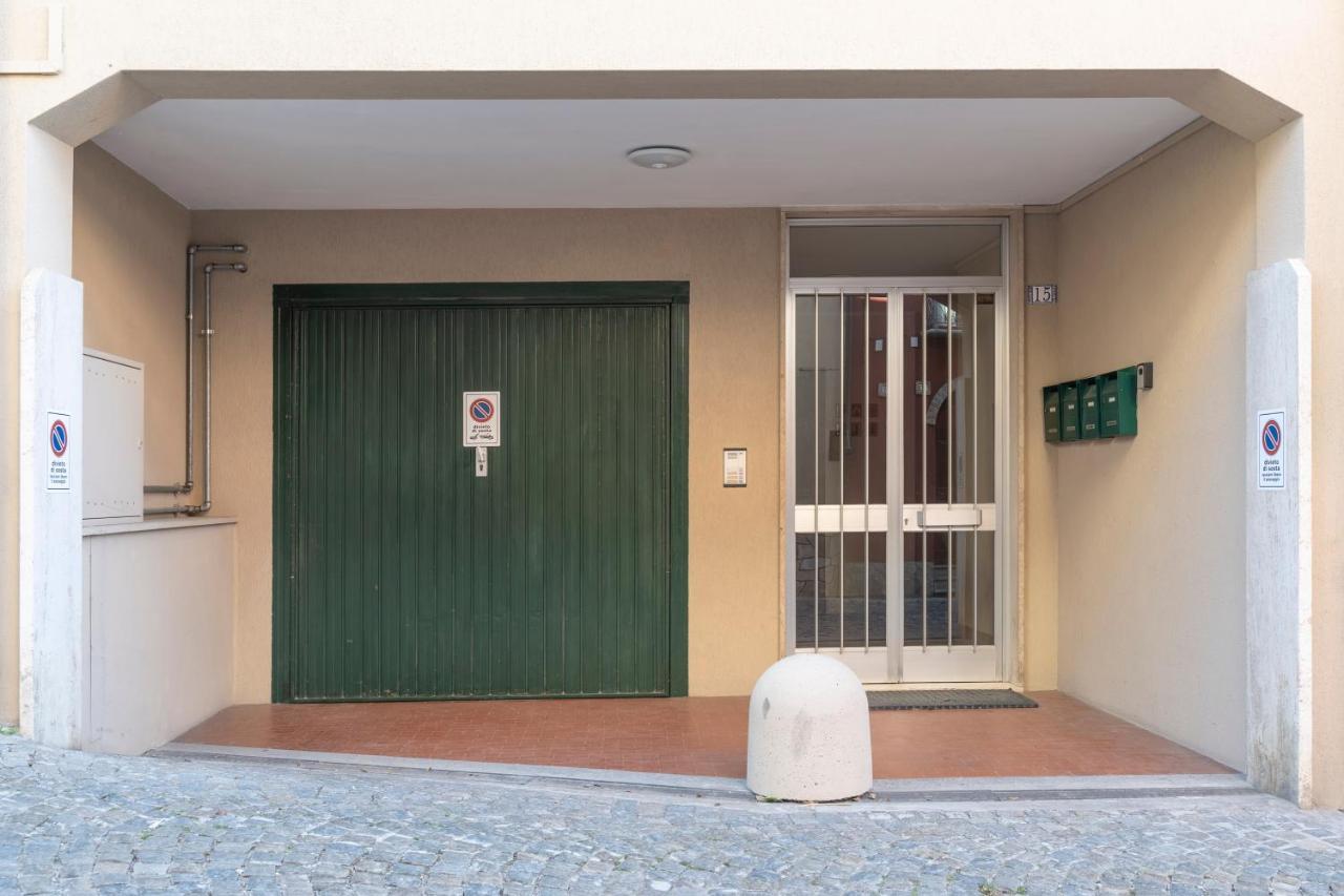 A 2 Passi Da Alba With 6 Beds Apartment Rodello Luaran gambar