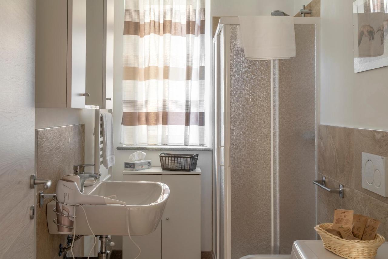 A 2 Passi Da Alba With 6 Beds Apartment Rodello Luaran gambar